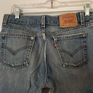 Authentic vintage 518 Levi’s // Women’s size 4-small 6
